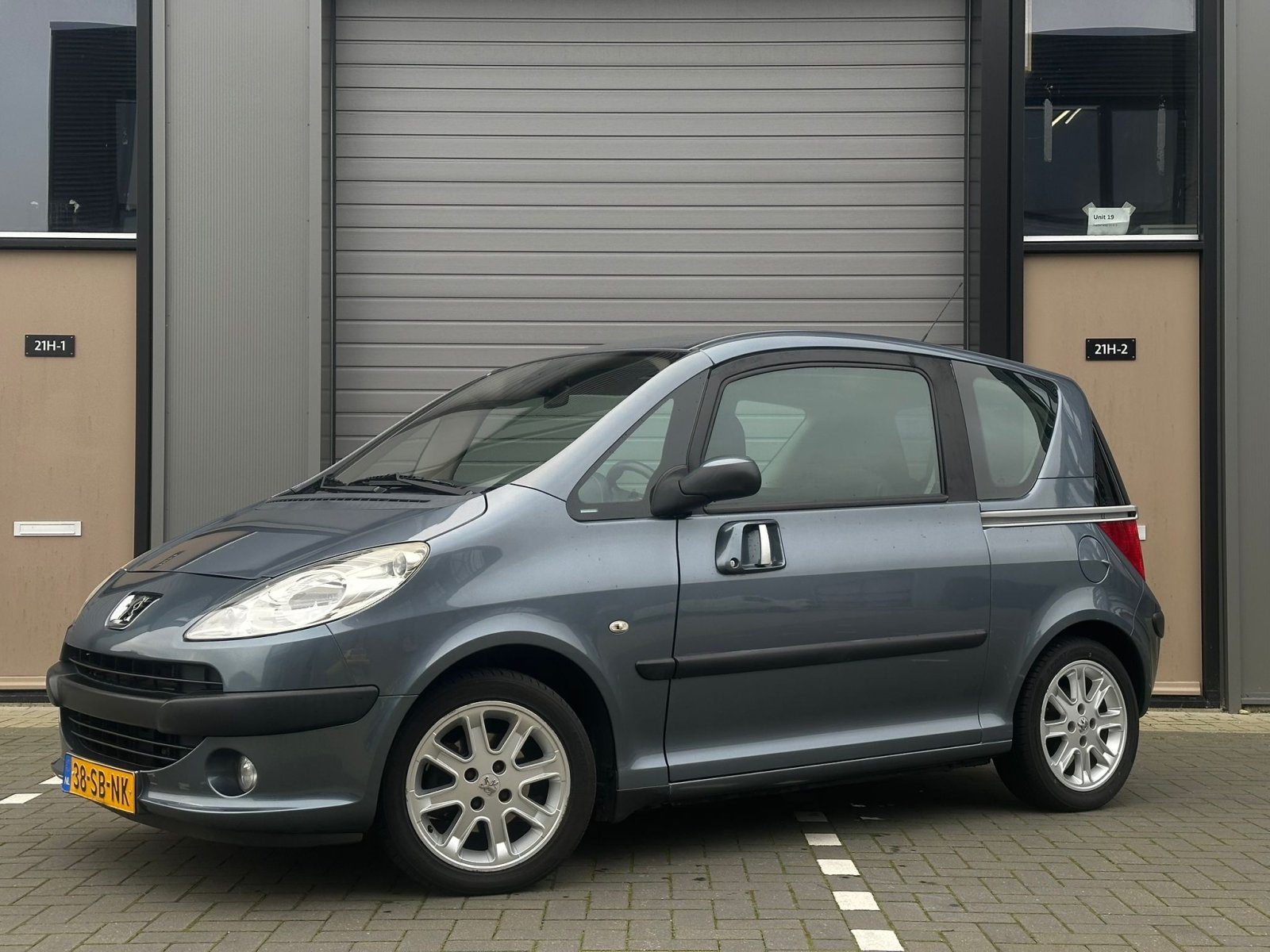 Peugeot 1007 1.4 75 PK Automaat Elek ramen Elek deuren Airco