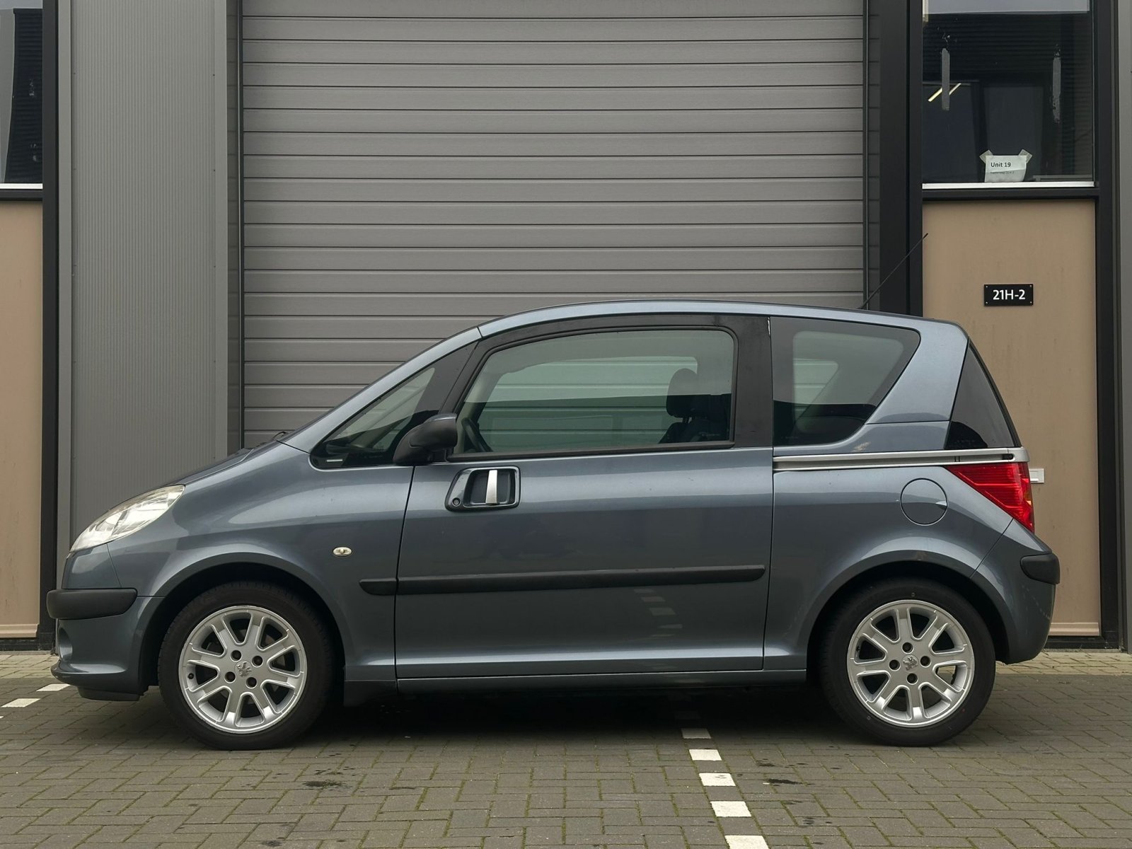 Peugeot 1007 1.4 75 PK Automaat Elek ramen Elek deuren Airco