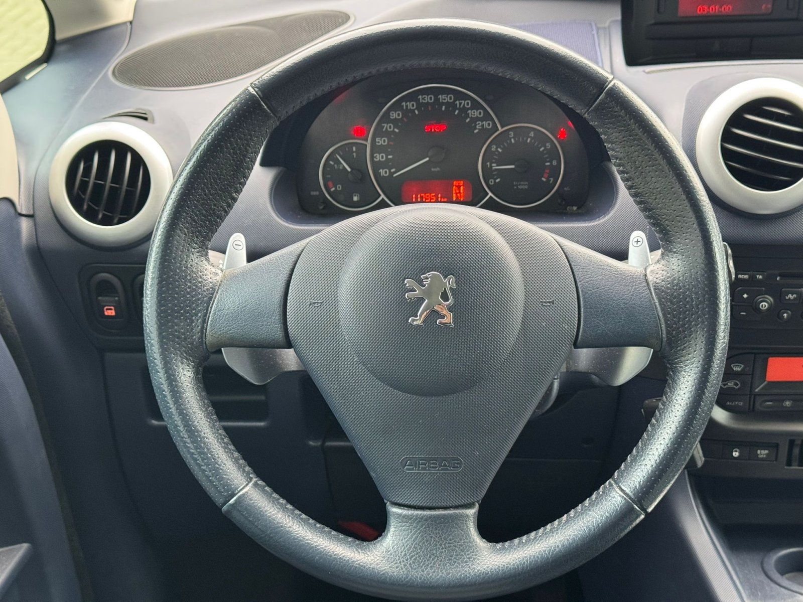 Peugeot 1007 1.4 75 PK Automaat Elek ramen Elek deuren Airco