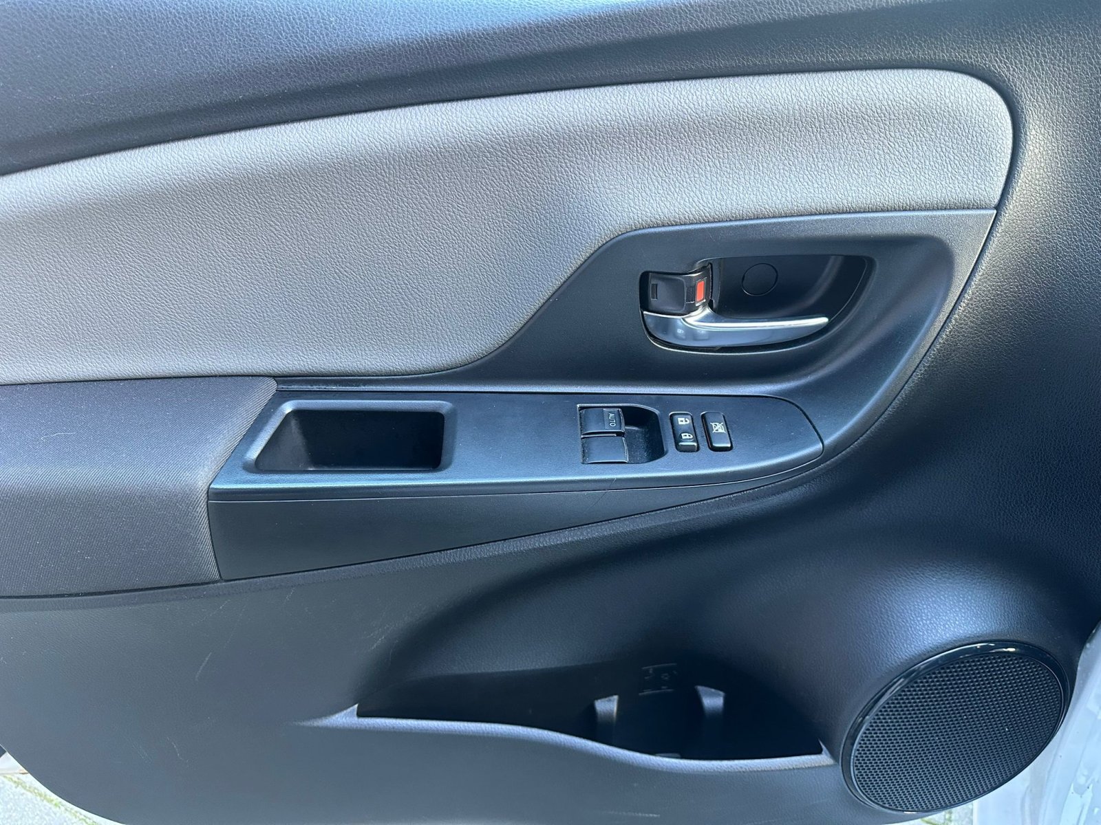 Toyota Yaris 1.0 VVT-i Comfort Elek ramen Airco Navi Camera