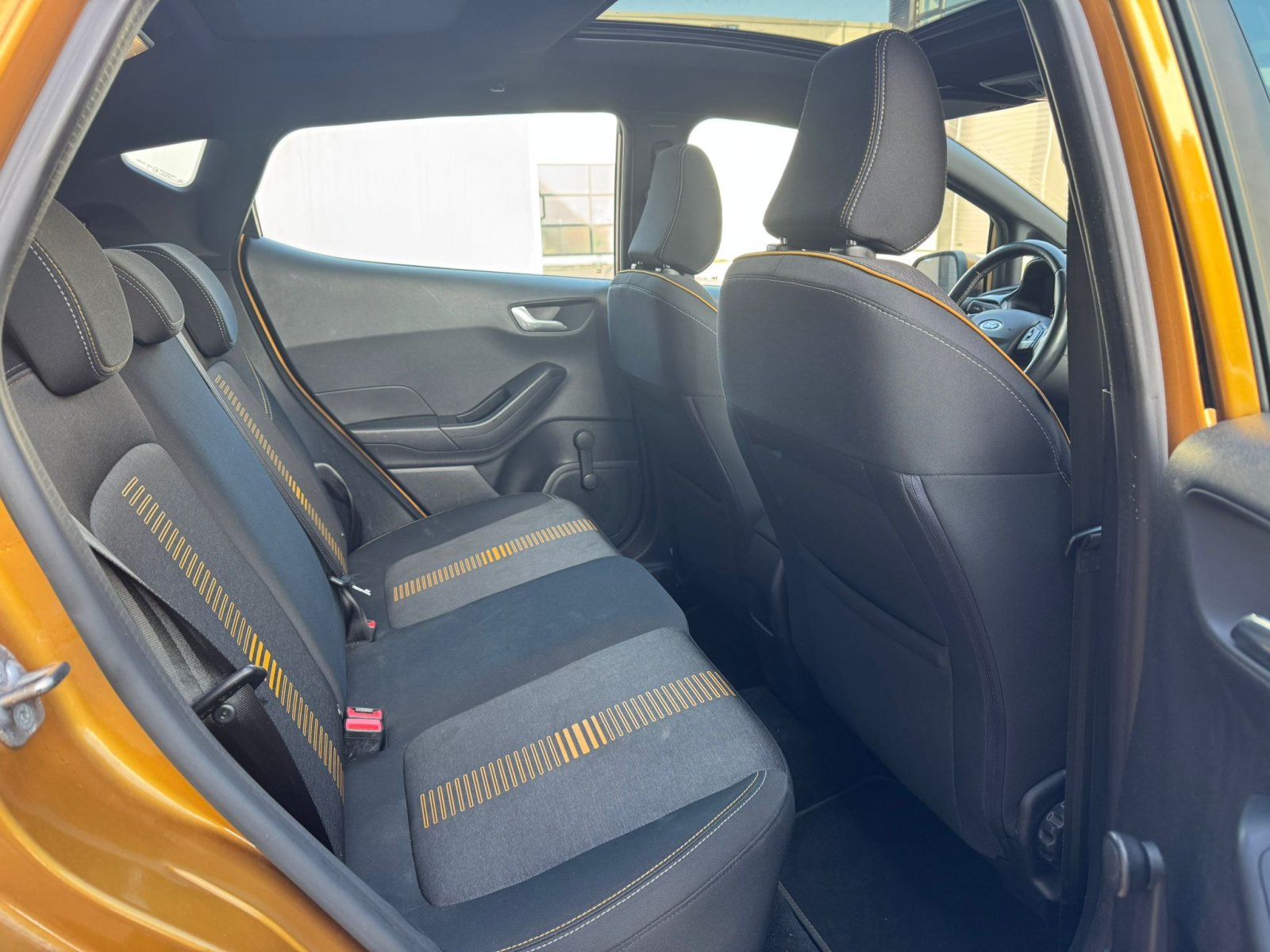 Ford Fiesta 1.0 actieve adaptief cruise Pano LED Airco LMV