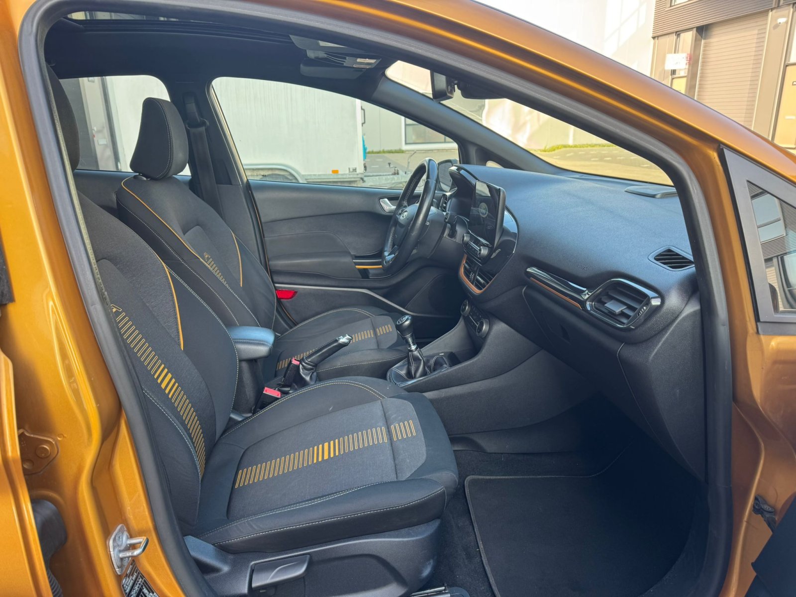 Ford Fiesta 1.0 actieve adaptief cruise Pano LED Airco LMV