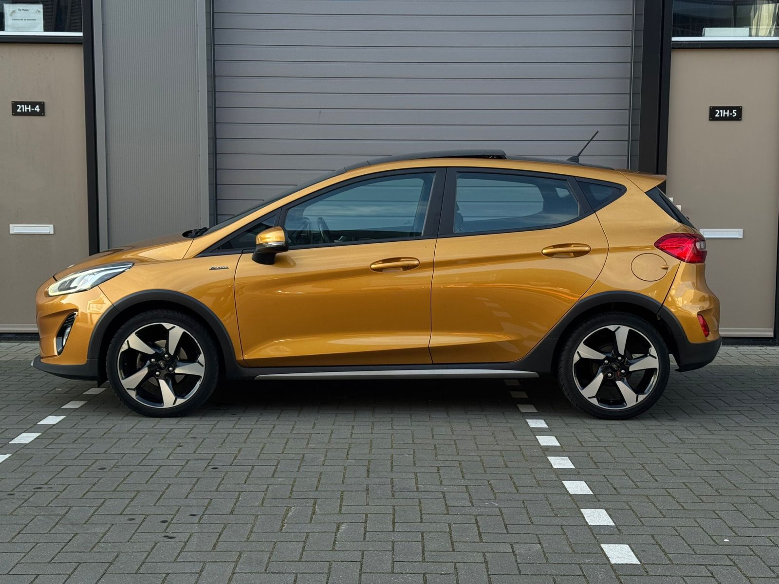 Ford Fiesta 1.0 actieve adaptief cruise Pano LED Airco LMV