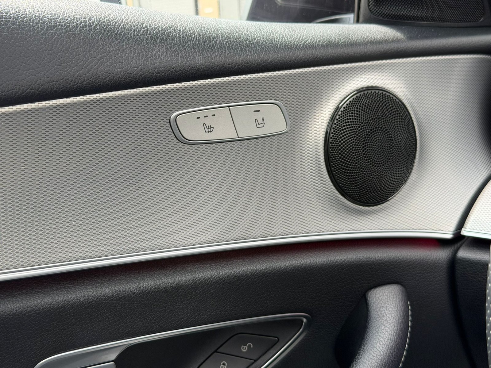 Mercedes E-klasse, 220d Amg / Pano / Virtual / Alarm / Sfeer