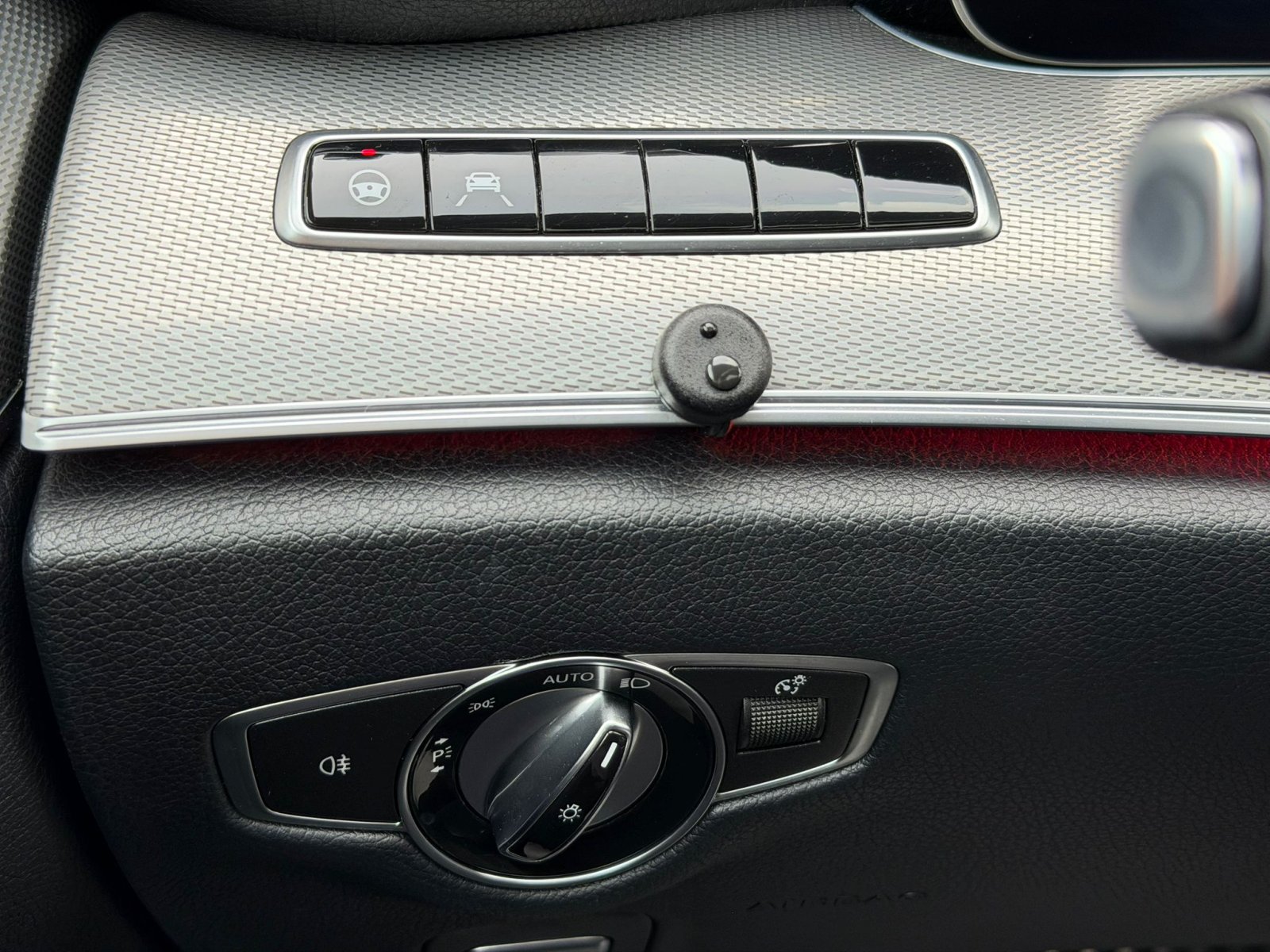 Mercedes E-klasse, 220d Amg / Pano / Virtual / Alarm / Sfeer