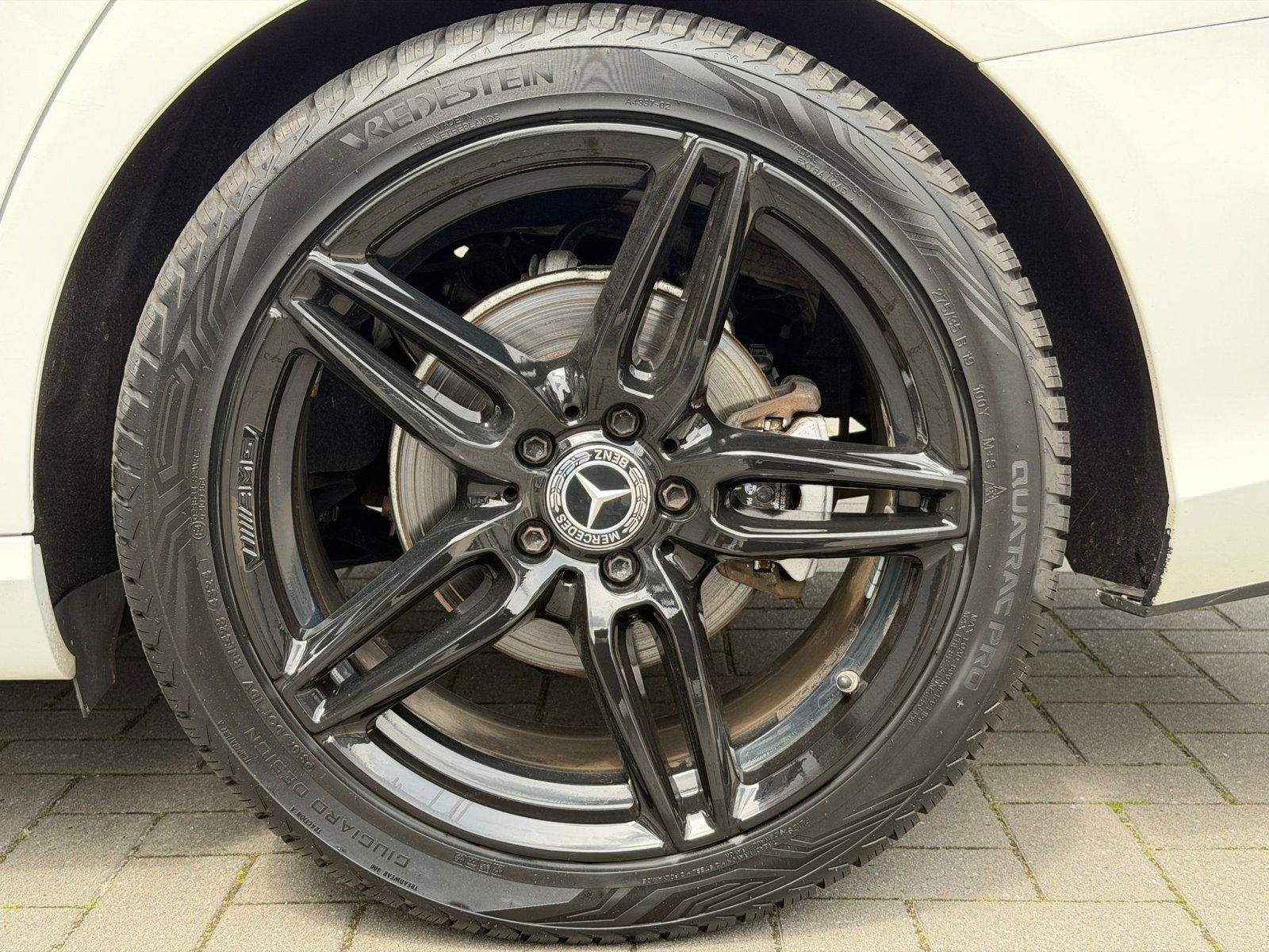 Mercedes E-klasse, 220d Amg / Pano / Virtual / Alarm / Sfeer