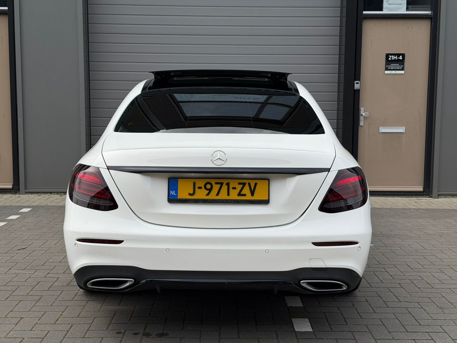 Mercedes E-klasse, 220d Amg / Pano / Virtual / Alarm / Sfeer