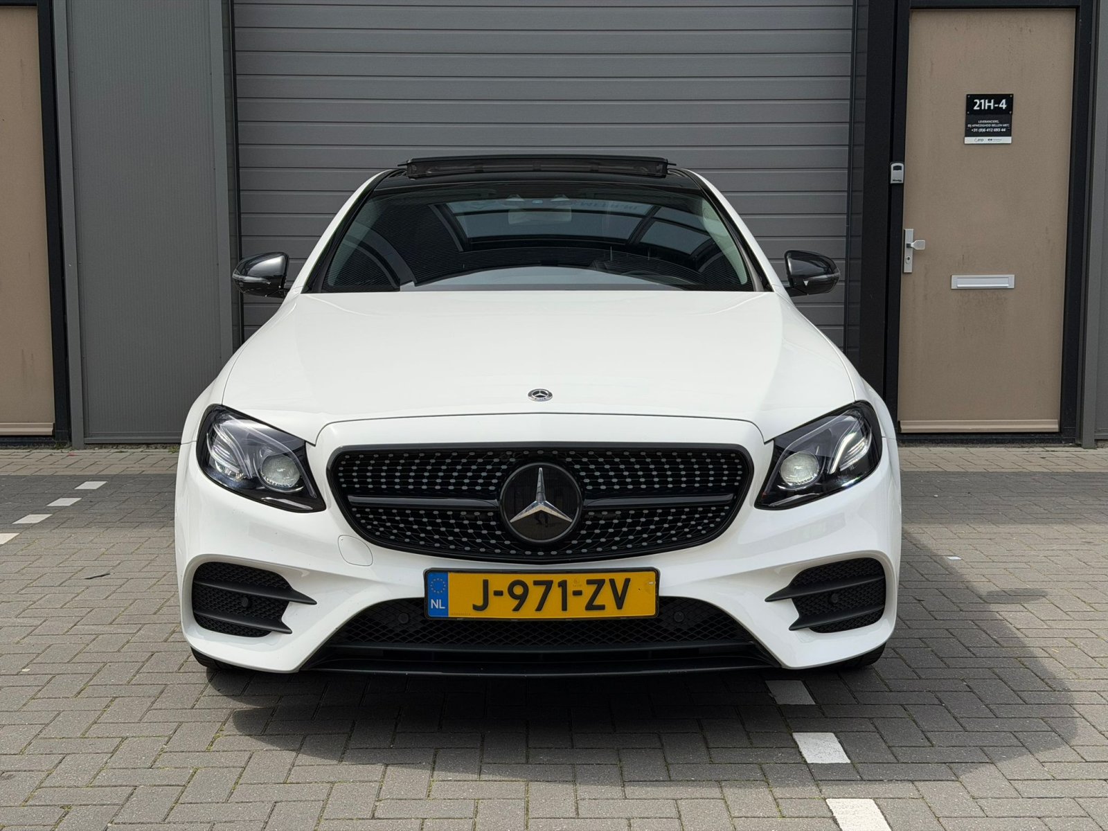 Mercedes E-klasse, 220d Amg / Pano / Virtual / Alarm / Sfeer