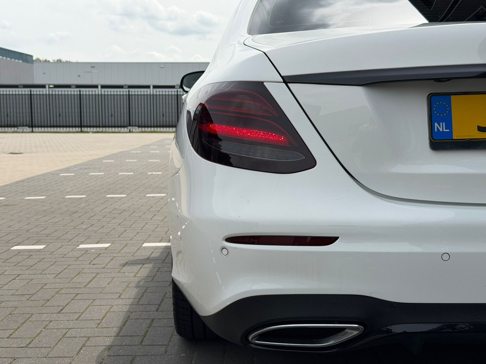 Mercedes E-klasse, 220d Amg / Pano / Virtual / Alarm / Sfeer