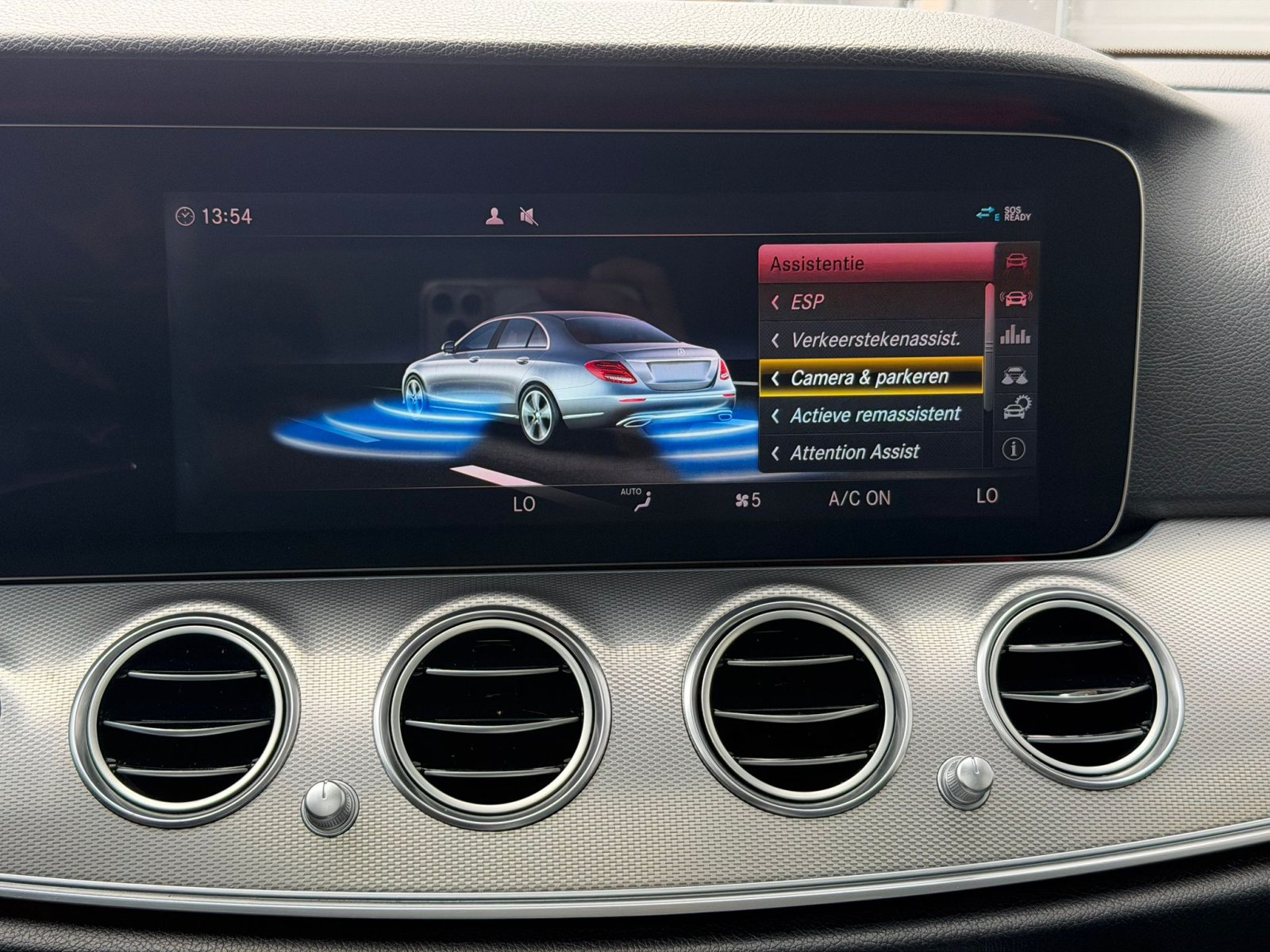 Mercedes E-klasse, 220d Amg / Pano / Virtual / Alarm / Sfeer