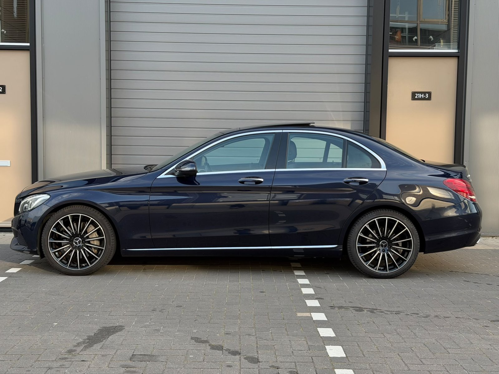 Mercedes C-Klasse 350e Lease Edition / Pano / Memory / Keyless / luchtvering /