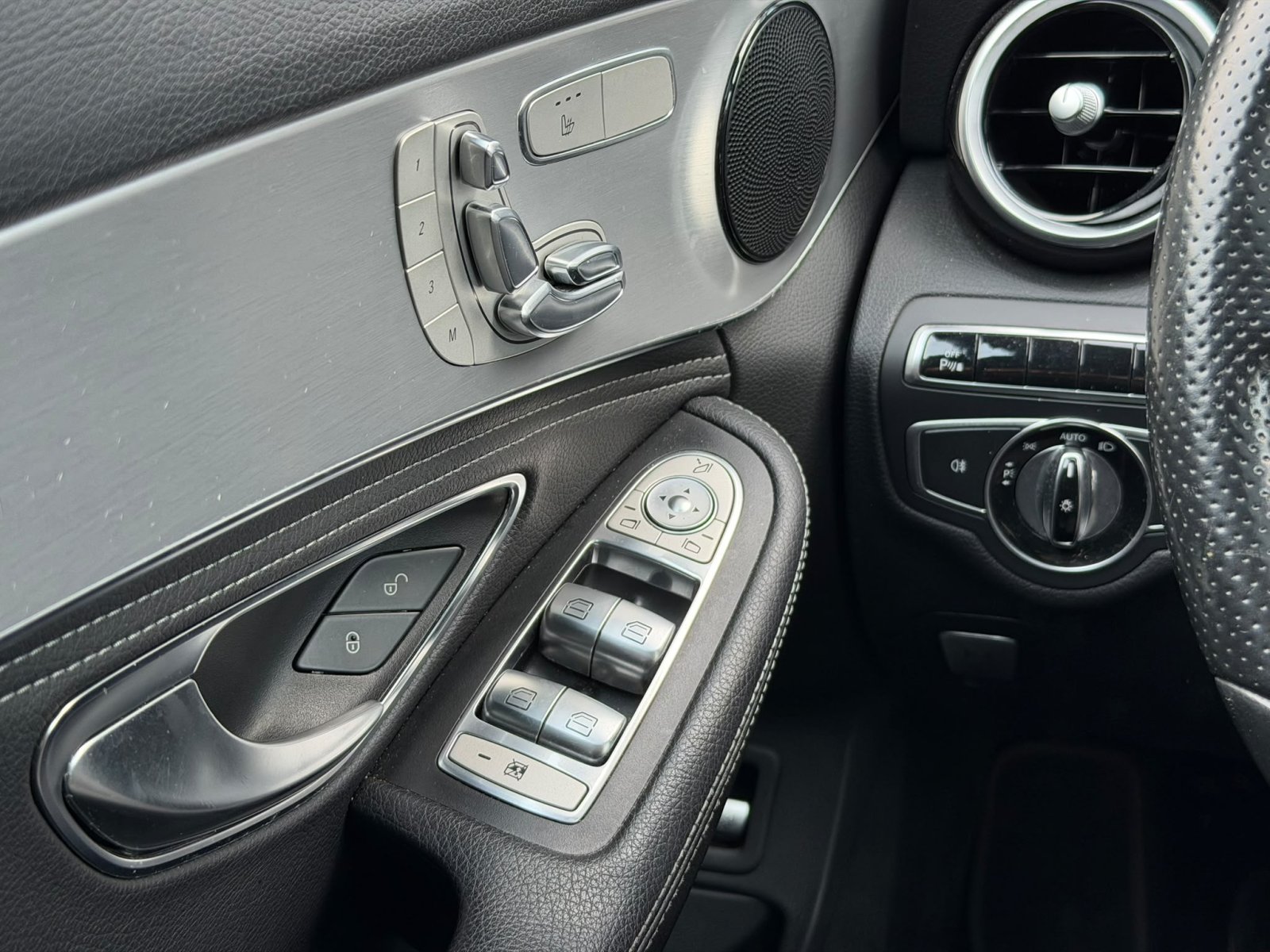 Mercedes C-Klasse 350e Lease Edition / Pano / Memory / Keyless / luchtvering /