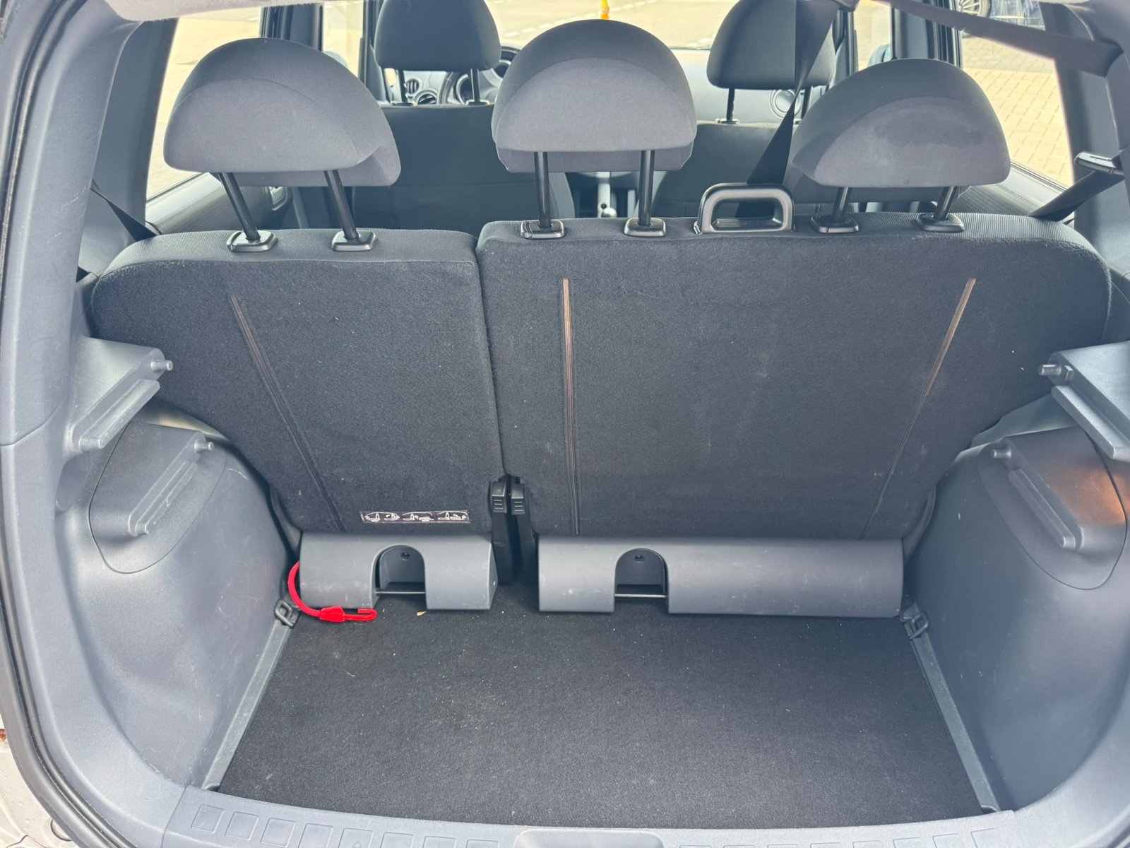 Mitsubishi Colt 1.3 Invite+ APK / Airco / Automaat / LMV / Airco