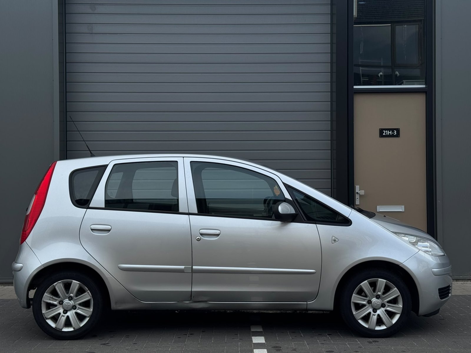 Mitsubishi Colt 1.3 Invite+ APK / Airco / Automaat / LMV / Airco