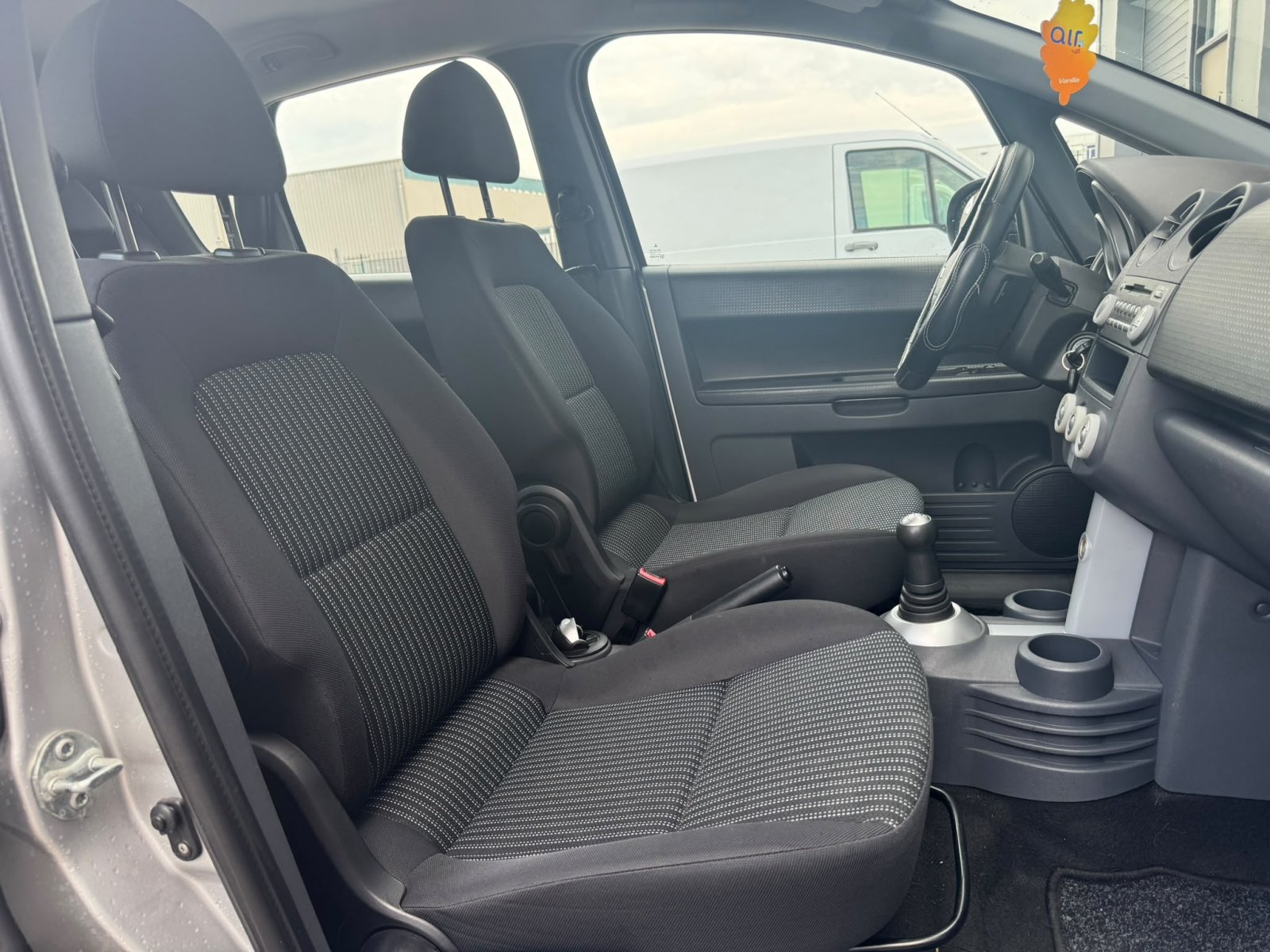 Mitsubishi Colt 1.3 Invite+ APK / Airco / Automaat / LMV / Airco