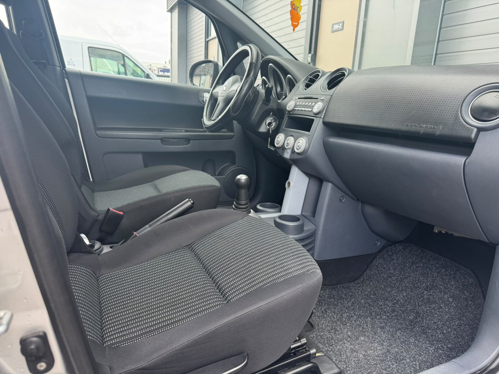 Mitsubishi Colt 1.3 Invite+ APK / Airco / Automaat / LMV / Airco