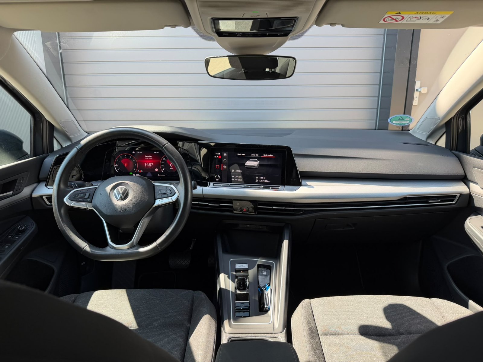 Volkswagen Golf Variant 1.5 eTSI R-line B+ / ACC / LMV / DSG