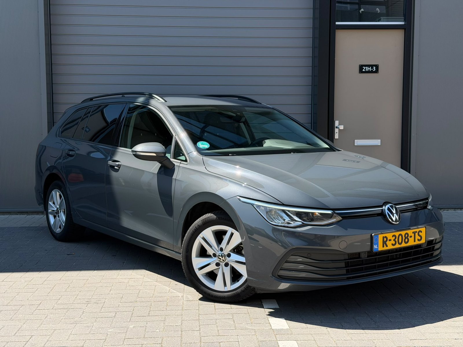 Volkswagen Golf Variant 1.5 eTSI R-line B+ / ACC / LMV / DSG