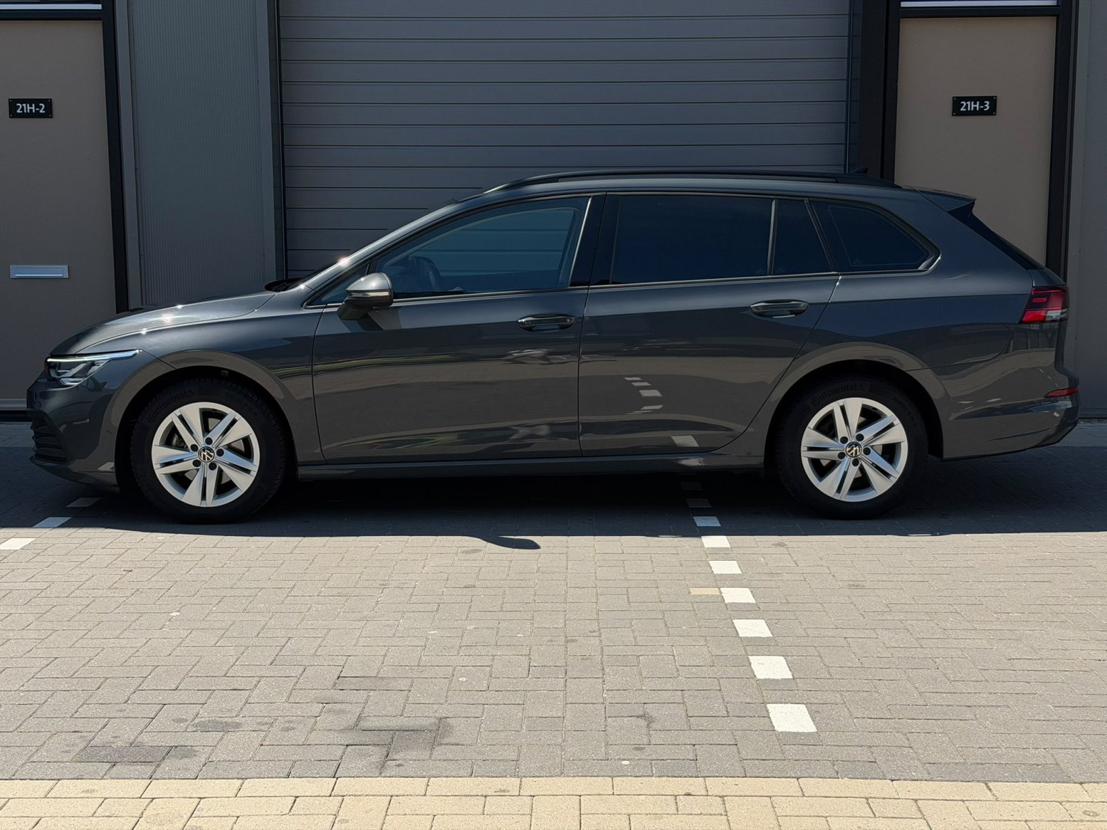 Volkswagen Golf Variant 1.5 eTSI R-line B+ / ACC / LMV / DSG
