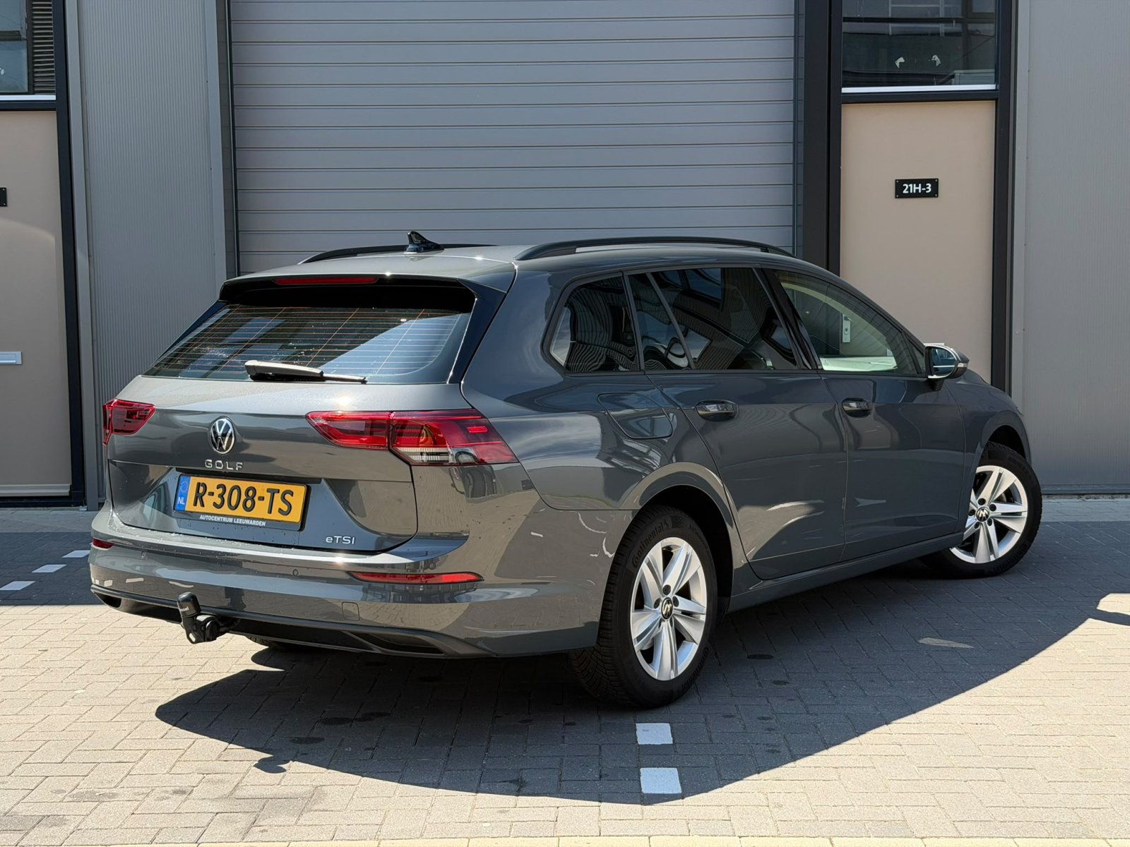 Volkswagen Golf Variant 1.5 eTSI R-line B+ / ACC / LMV / DSG