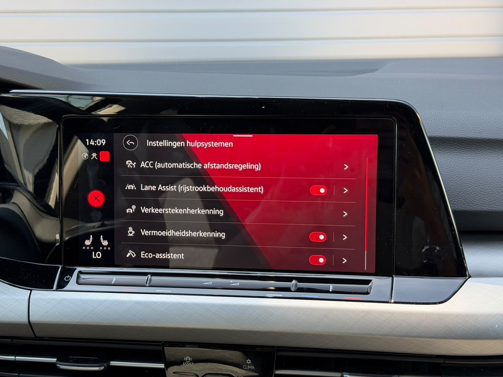 Volkswagen Golf Variant 1.5 eTSI R-line B+ / ACC / LMV / DSG