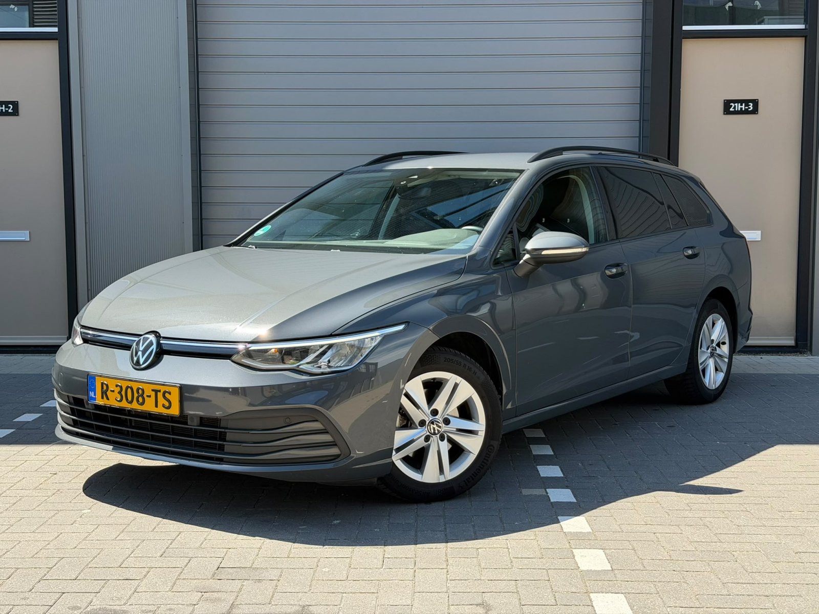 Volkswagen Golf Variant 1.5 eTSI R-line B+ / ACC / LMV / DSG