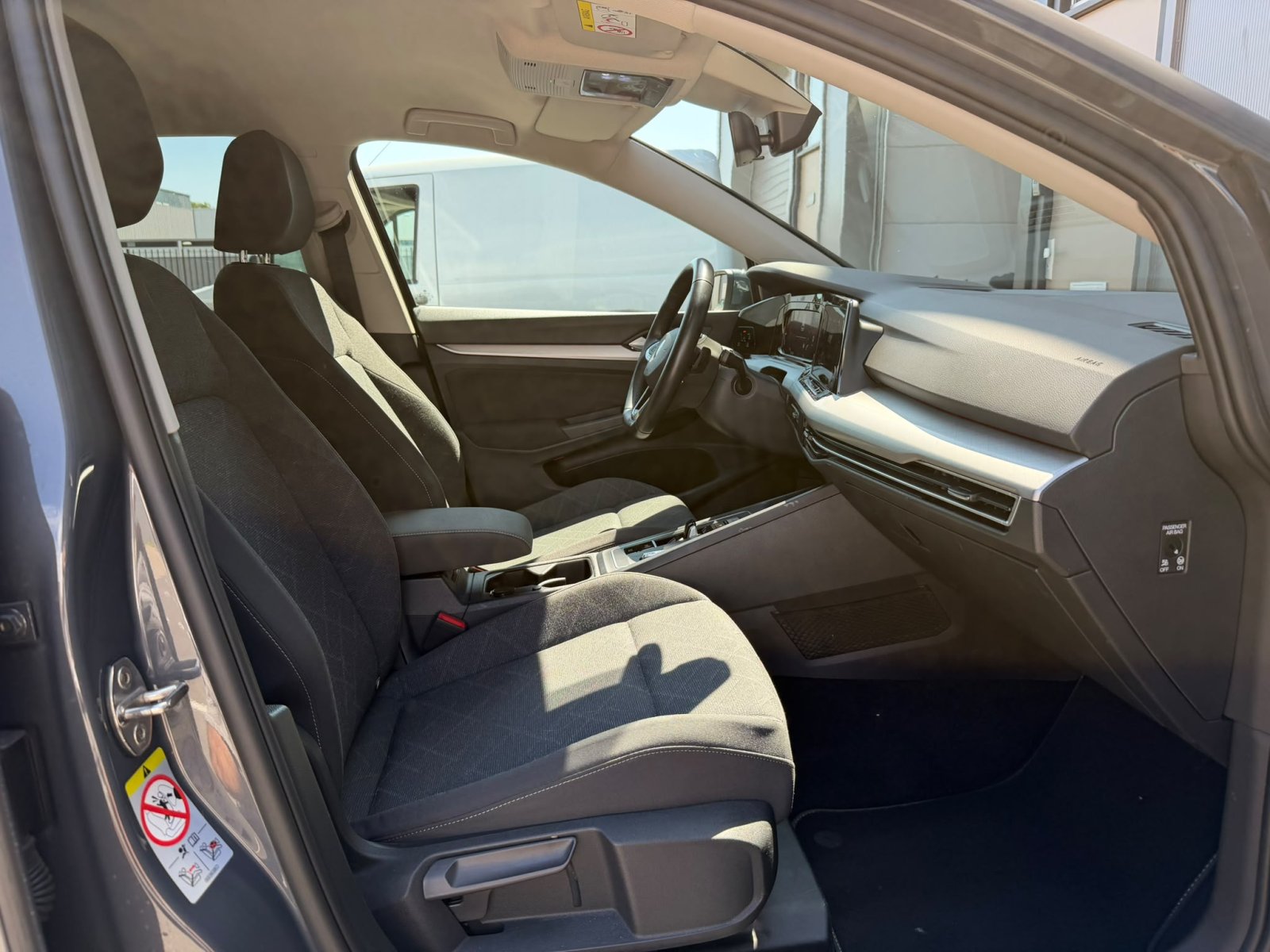 Volkswagen Golf Variant 1.5 eTSI R-line B+ / ACC / LMV / DSG