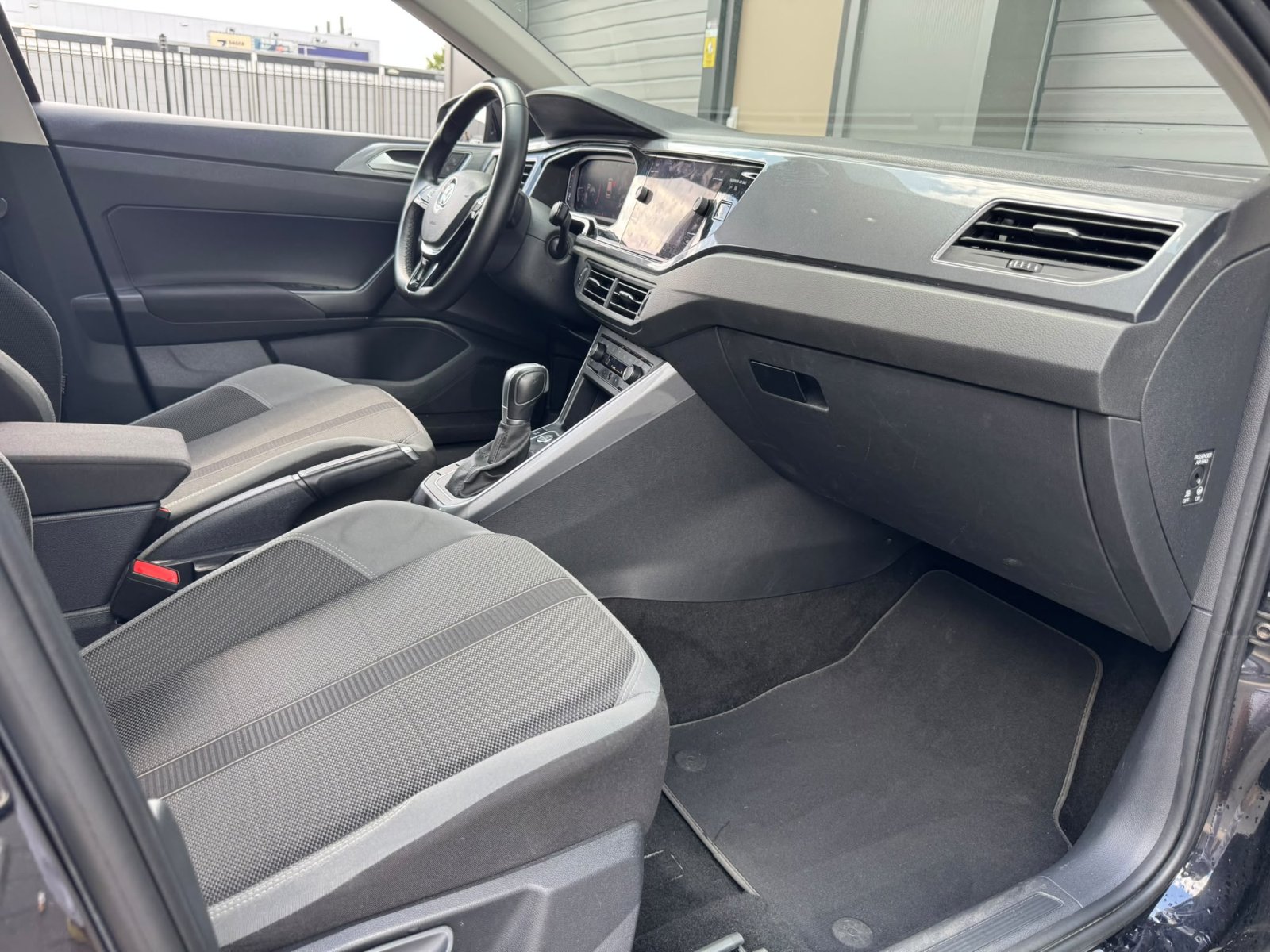 Volkswagen Polo, 1.0 TSI Highline / Keyless / DSG / LMV / ACC / Virtual