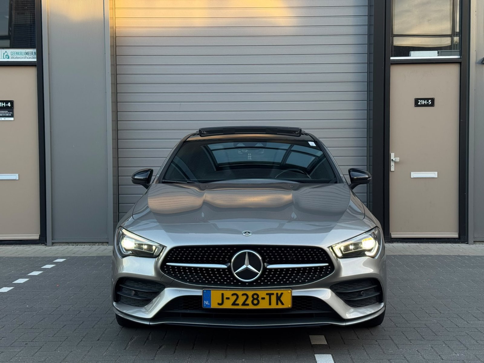 Mercedes CLA-klasse Shooting Brake, 250e / Sfeer / Pano / NL / Keyless / burmeister / Dealeronderhouden