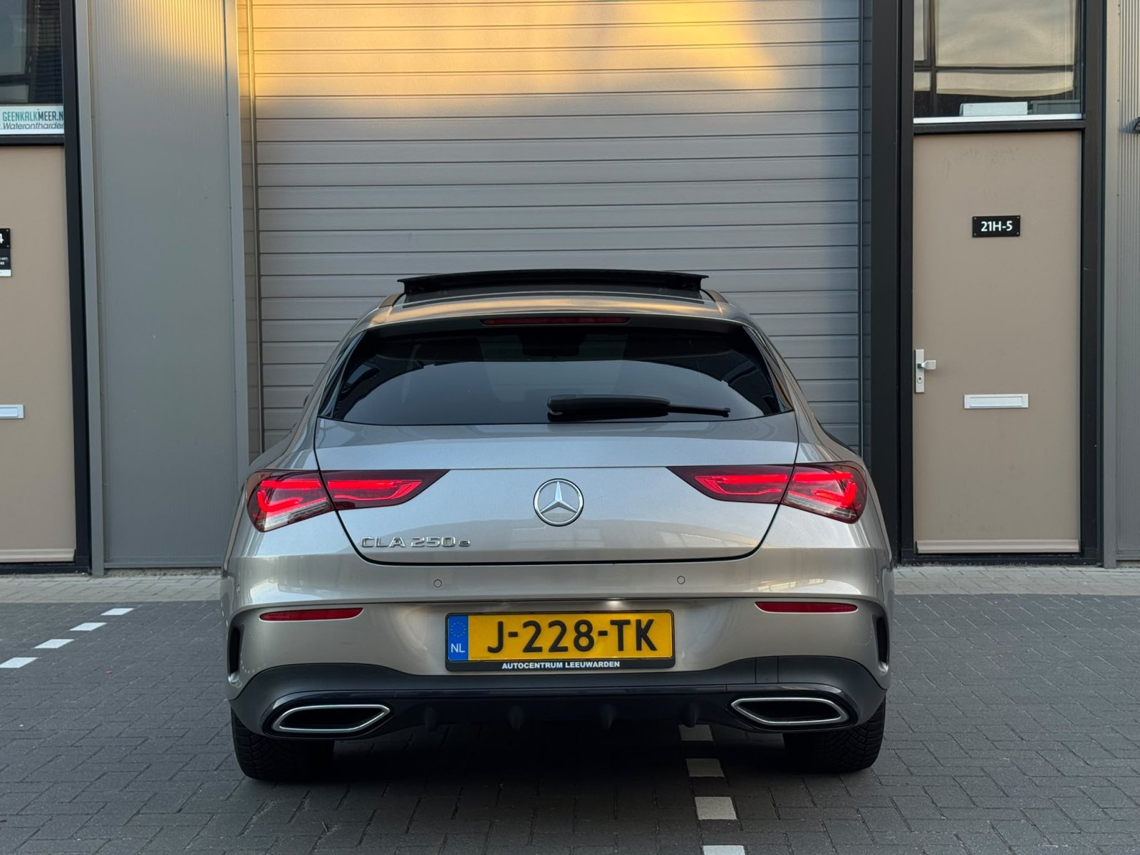 Mercedes CLA-klasse Shooting Brake, 250e / Sfeer / Pano / NL / Keyless / burmeister / Dealeronderhouden