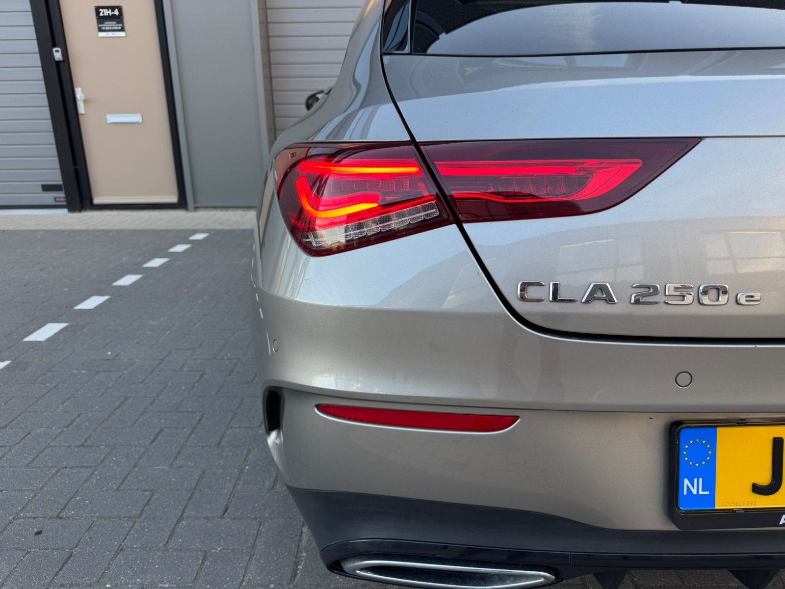 Mercedes CLA-klasse Shooting Brake, 250e / Sfeer / Pano / NL / Keyless / burmeister / Dealeronderhouden