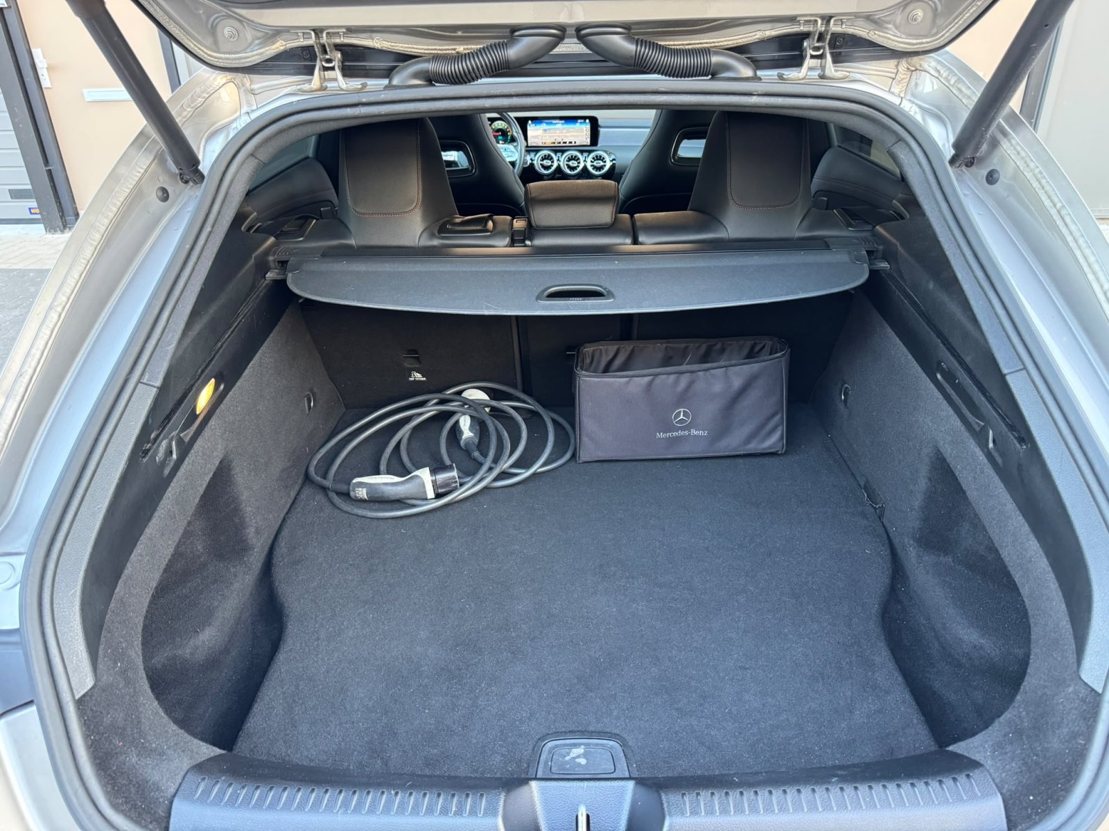 Mercedes CLA-klasse Shooting Brake, 250e / Sfeer / Pano / NL / Keyless / burmeister / Dealeronderhouden