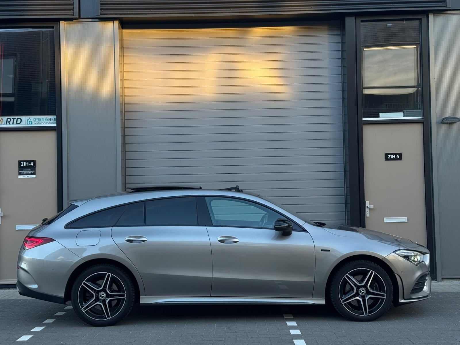 Mercedes CLA-klasse Shooting Brake, 250e / Sfeer / Pano / NL / Keyless / burmeister / Dealeronderhouden