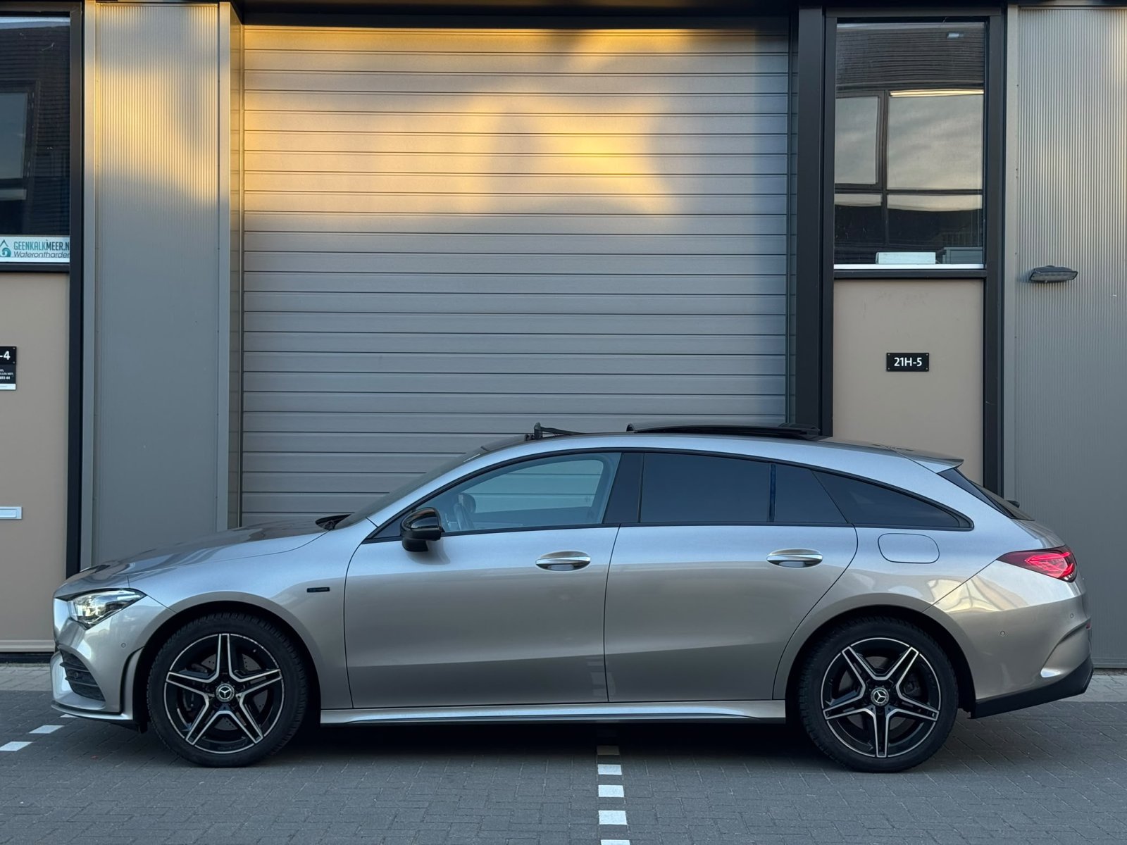 Mercedes CLA-klasse Shooting Brake, 250e / Sfeer / Pano / NL / Keyless / burmeister / Dealeronderhouden