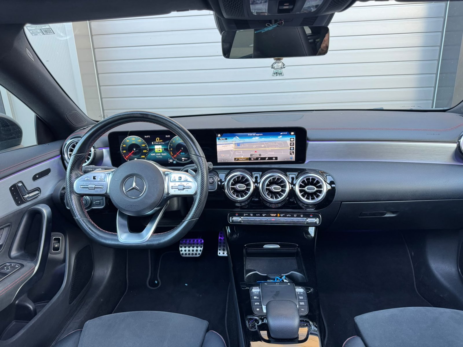 Mercedes CLA-klasse Shooting Brake, 250e / Sfeer / Pano / NL / Keyless / burmeister / Dealeronderhouden